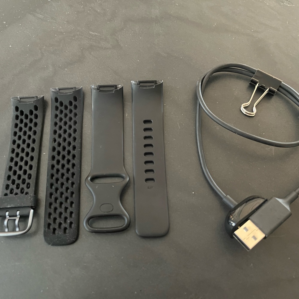 Fitbit Charge 5 sport size S accessory band, original band (never worn), charger